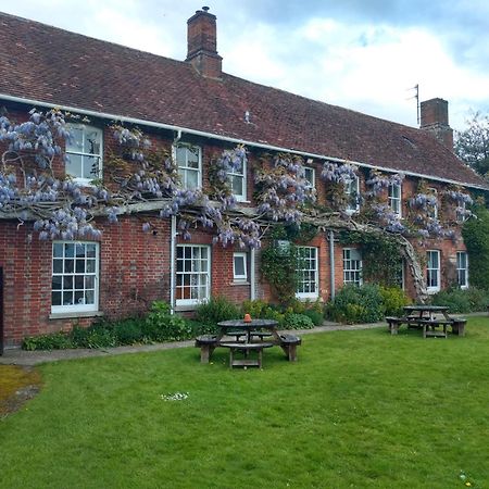 Bridge Farmhouse - Eight Ensuite Bedrooms ซอลส์บรี ห้อง รูปภาพ