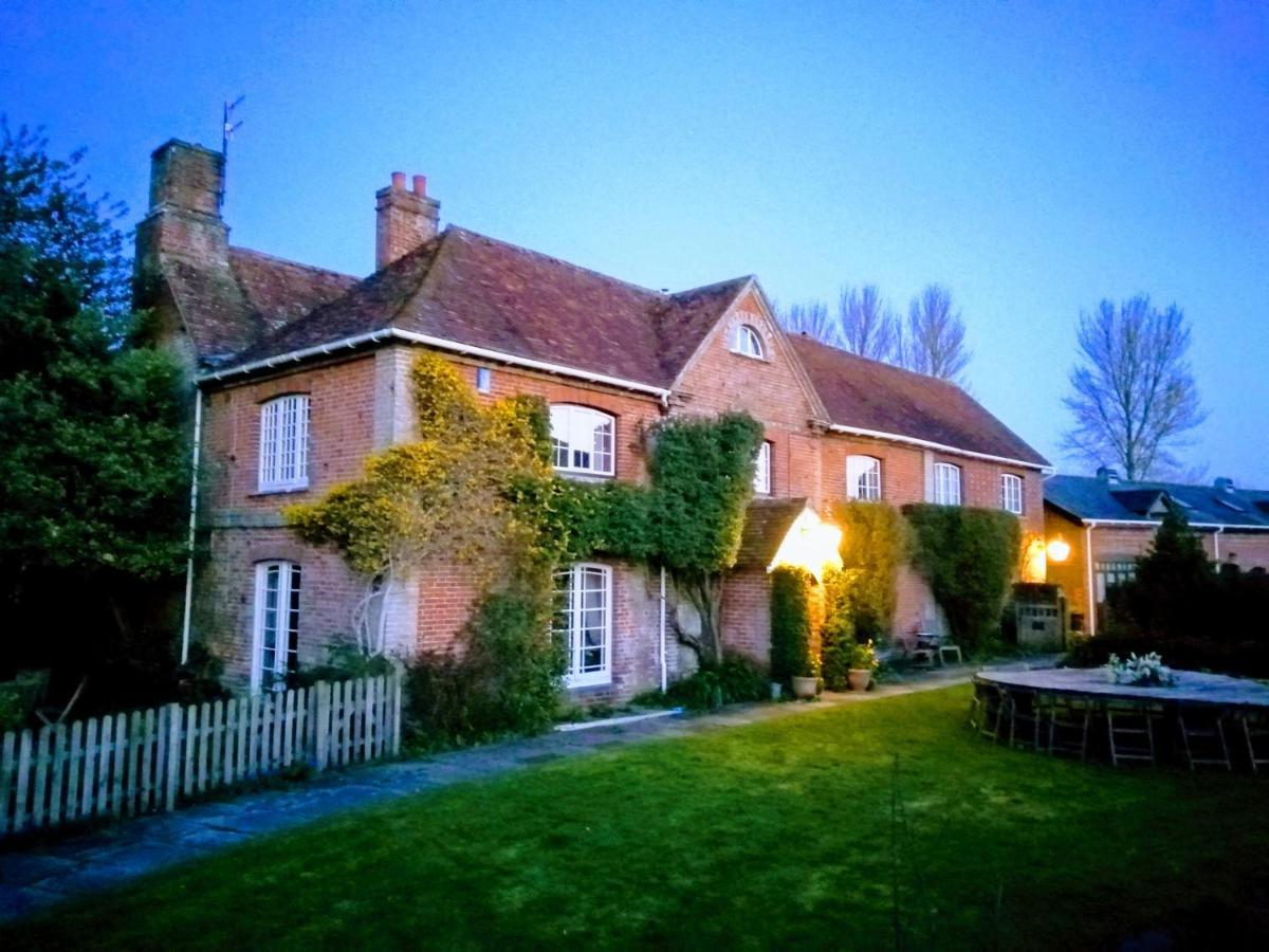 Bridge Farmhouse - Eight Ensuite Bedrooms ซอลส์บรี ภายนอก รูปภาพ
