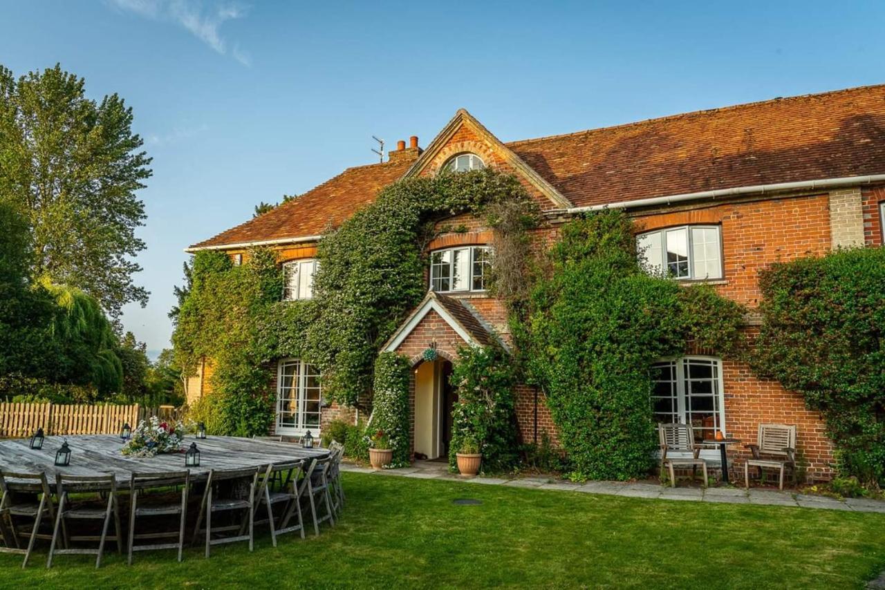 Bridge Farmhouse - Eight Ensuite Bedrooms ซอลส์บรี ภายนอก รูปภาพ