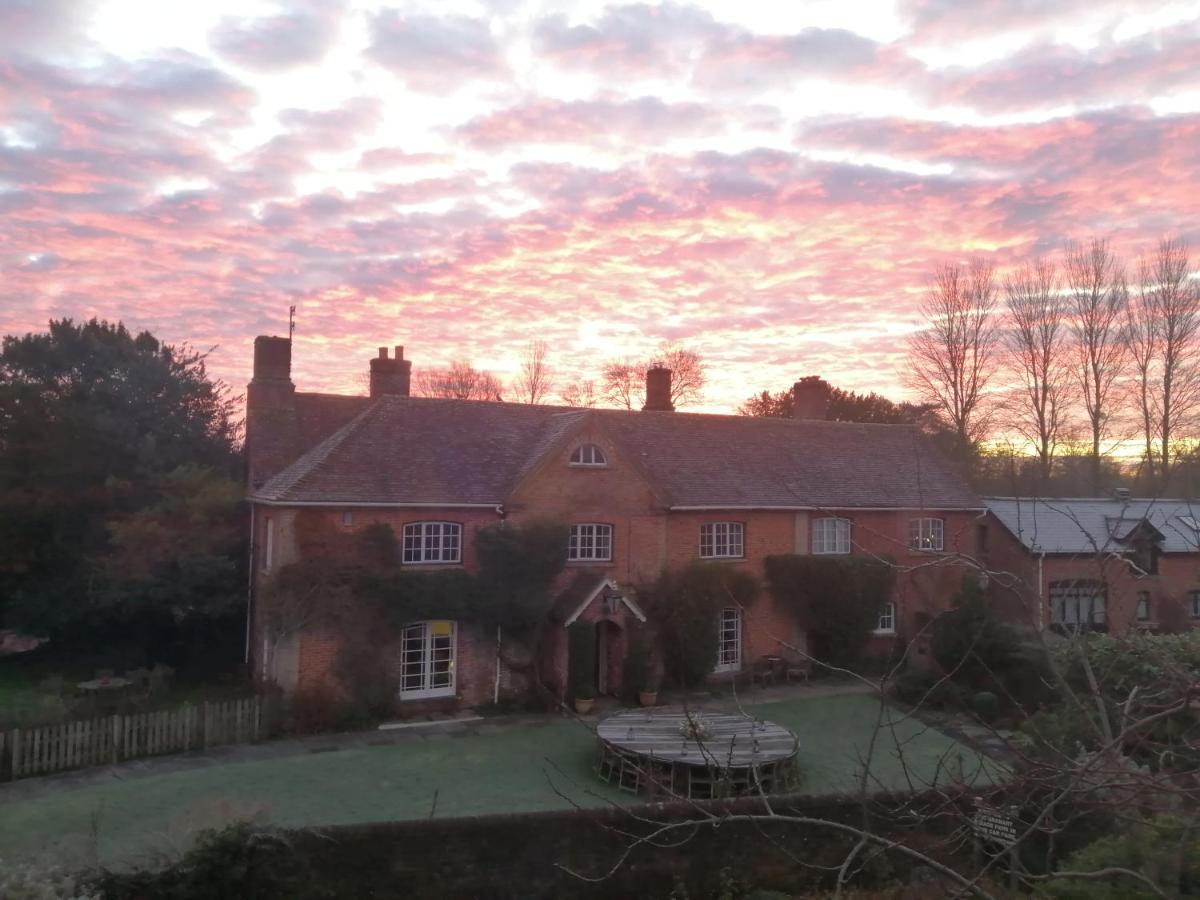 Bridge Farmhouse - Eight Ensuite Bedrooms ซอลส์บรี ภายนอก รูปภาพ