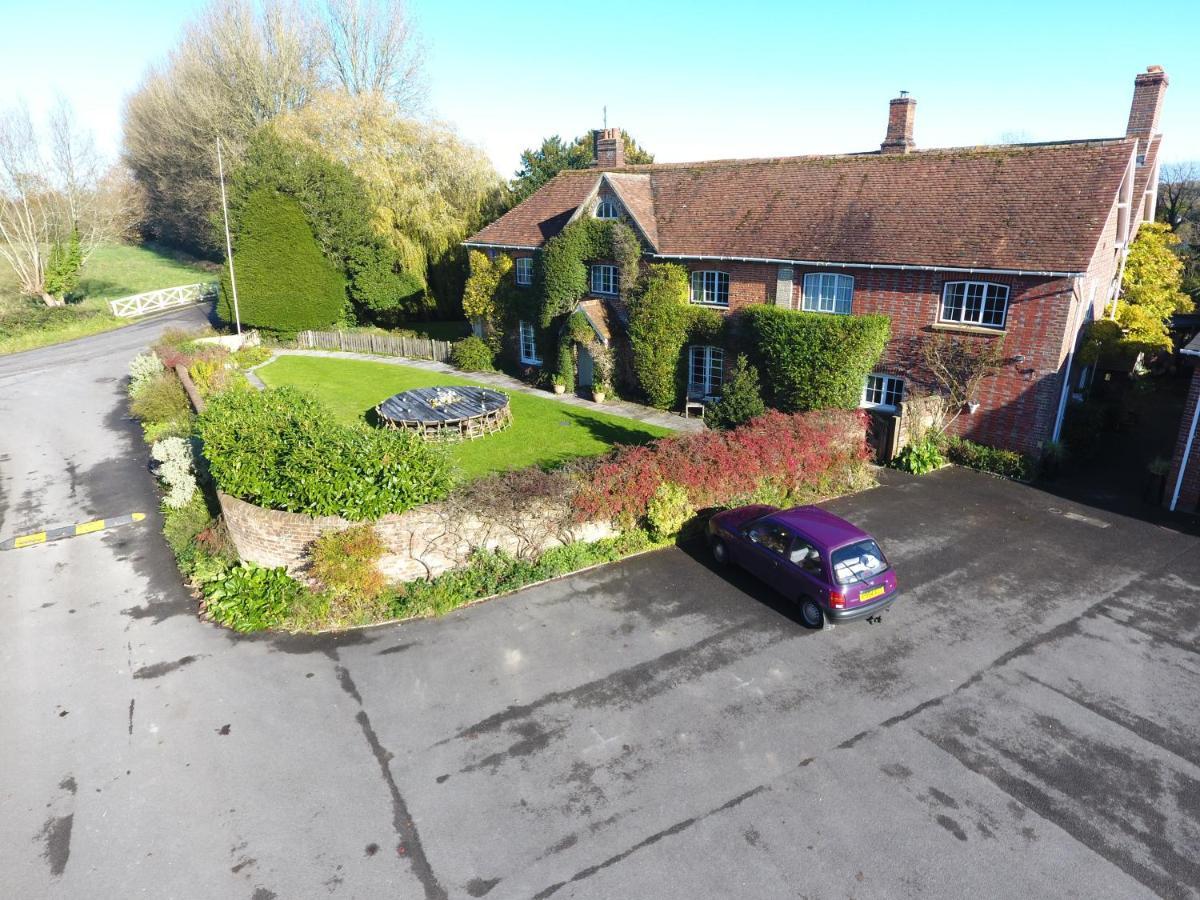 Bridge Farmhouse - Eight Ensuite Bedrooms ซอลส์บรี ภายนอก รูปภาพ