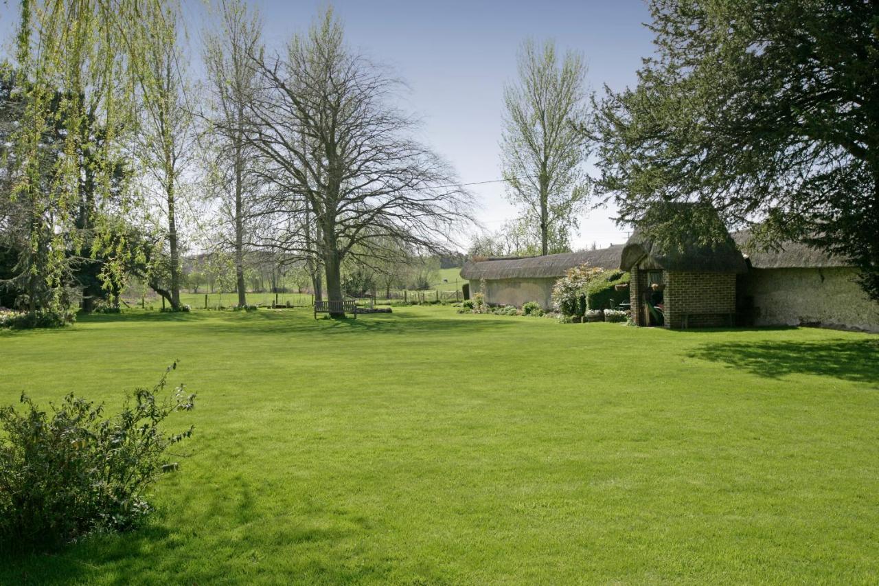 Bridge Farmhouse - Eight Ensuite Bedrooms ซอลส์บรี ภายนอก รูปภาพ