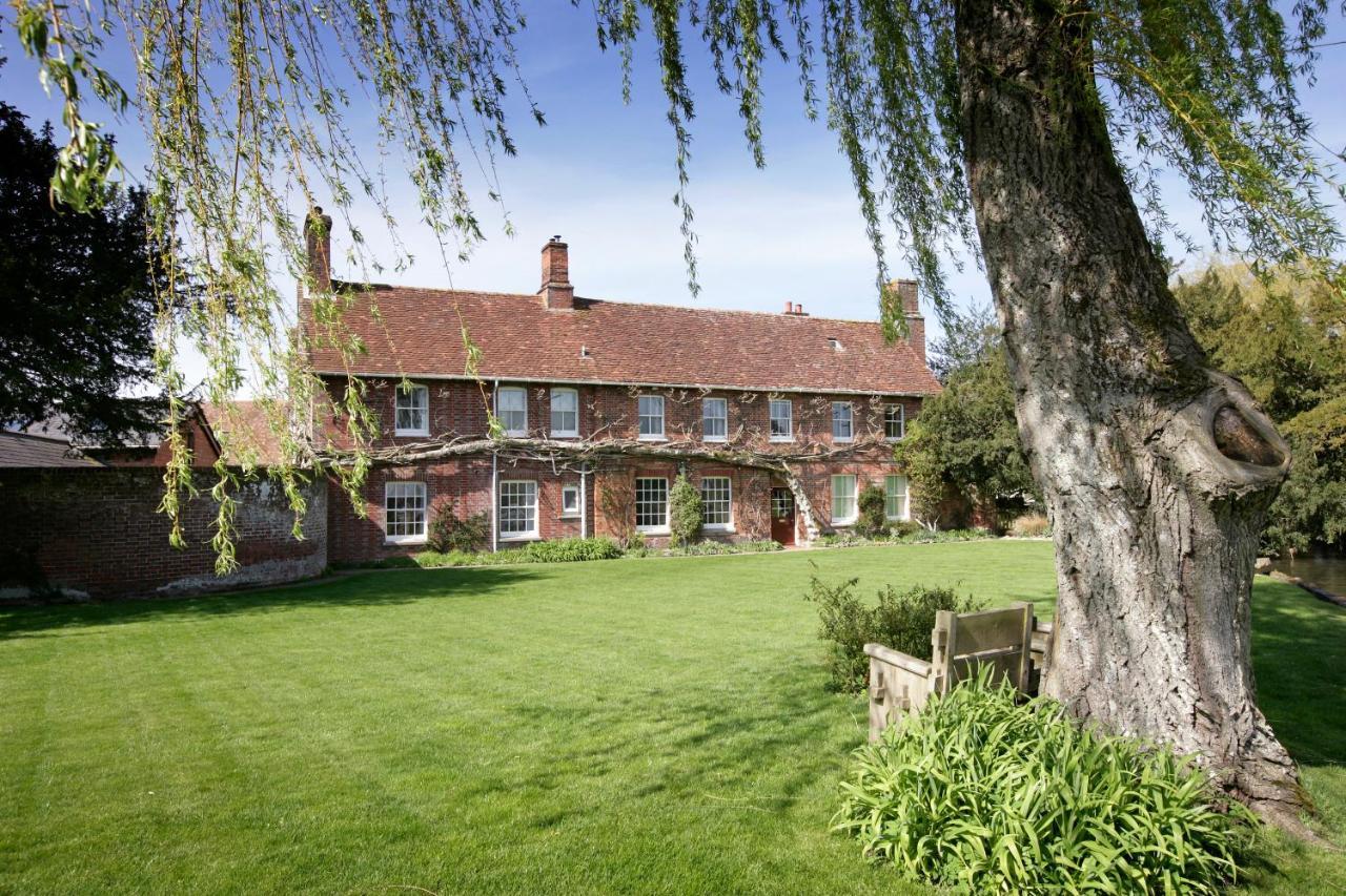 Bridge Farmhouse - Eight Ensuite Bedrooms ซอลส์บรี ภายนอก รูปภาพ